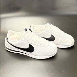 Nike Cortez black & white size 9 womens
